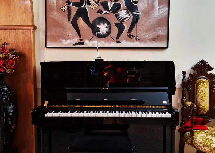 홈스테이 Saracini's 아타드