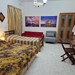 Homestay Saracini's *