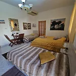 Homestay Saracini's