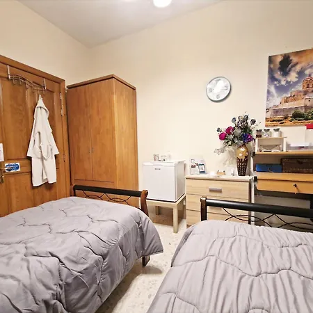 Saracini's Alloggio in famiglia Attard